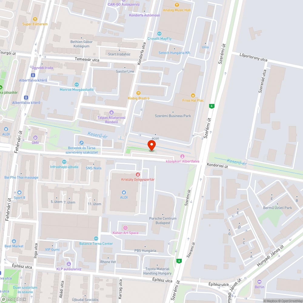 Elhagyott piros Toyota Yaris bejelentés helye