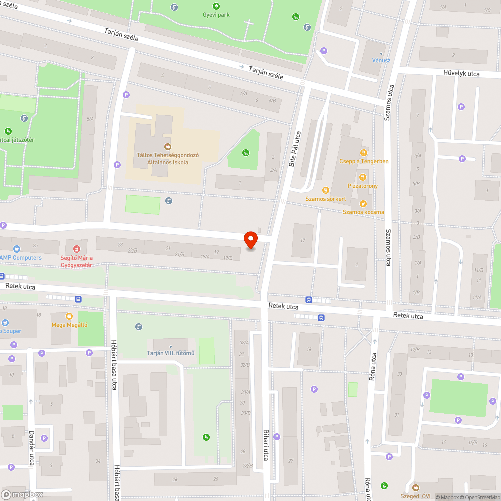 Fának támasztott tábla bejelentés helye