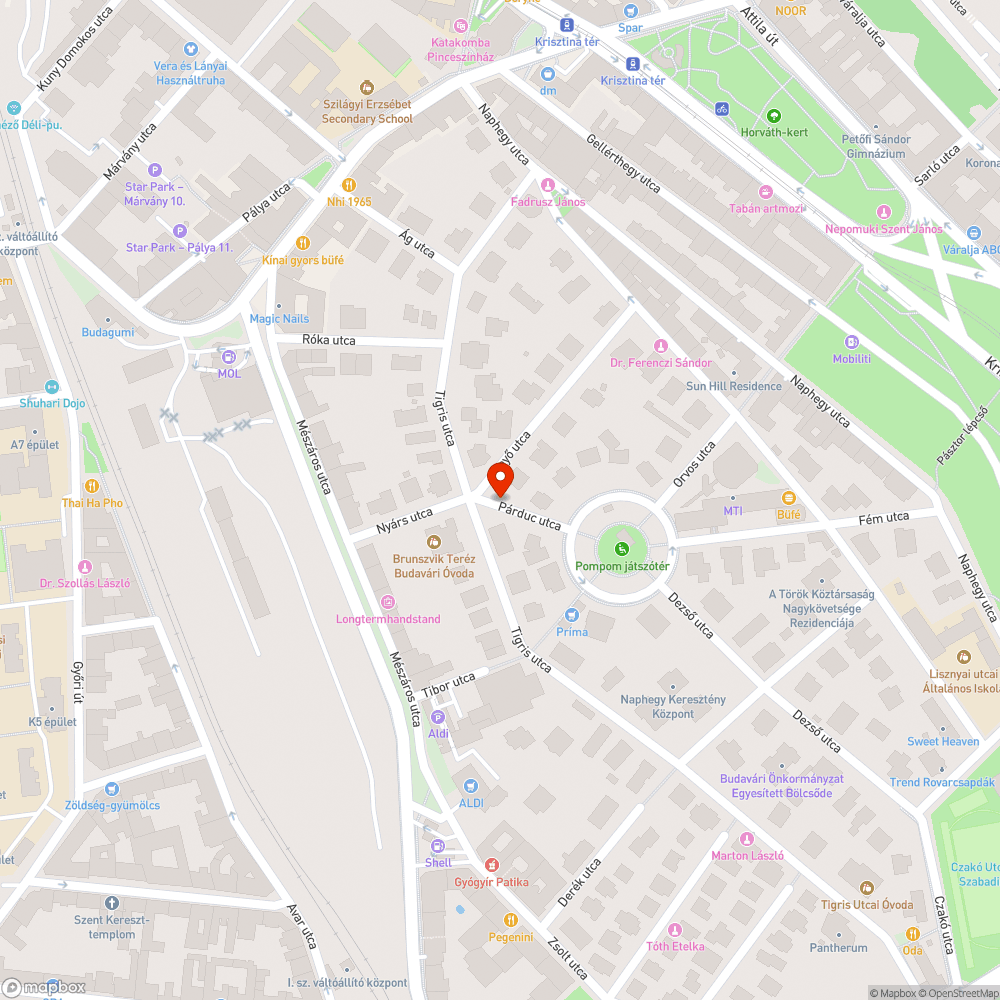 Több mint két éve parkoló, elhagyott autó bejelentés helye