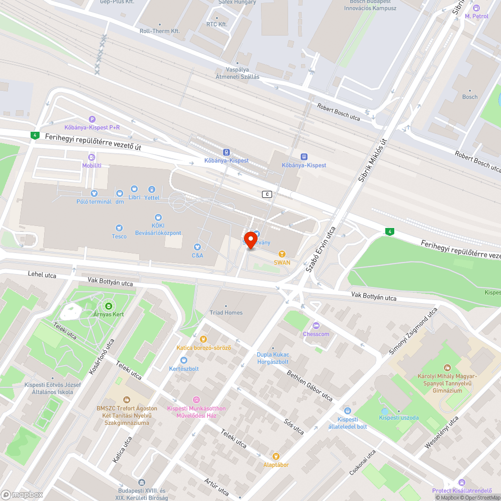 Buszmegállóban a szemetes edények bejelentés helye