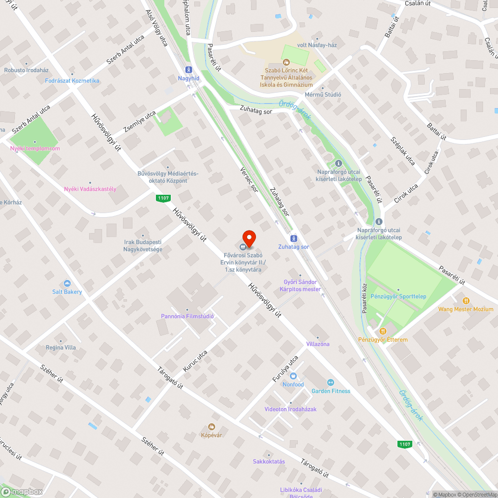 Szemeteszsákok a buszmegálló mellett bejelentés helye