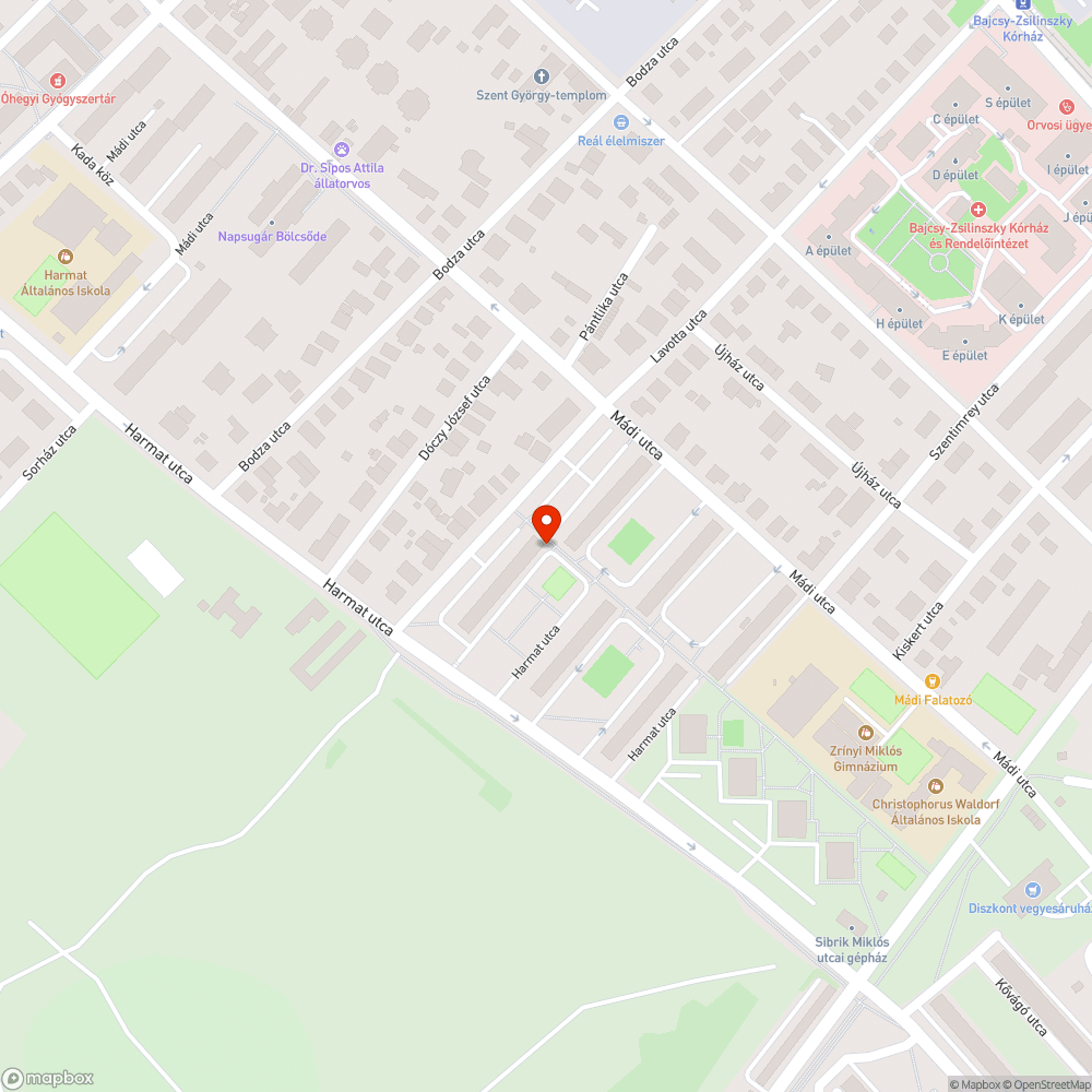 Három darab nagyon megkopott pad bejelentés helye