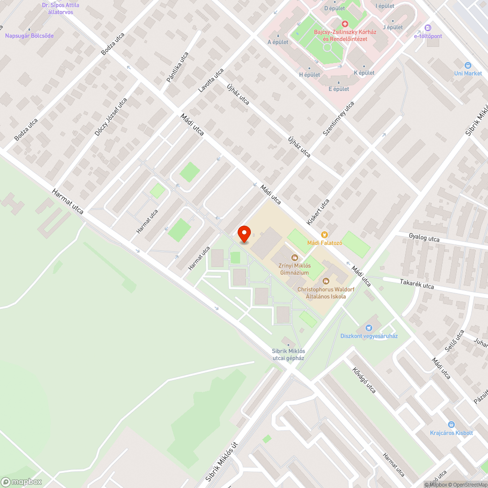 Kettő darab nagyon megkopott pad bejelentés helye