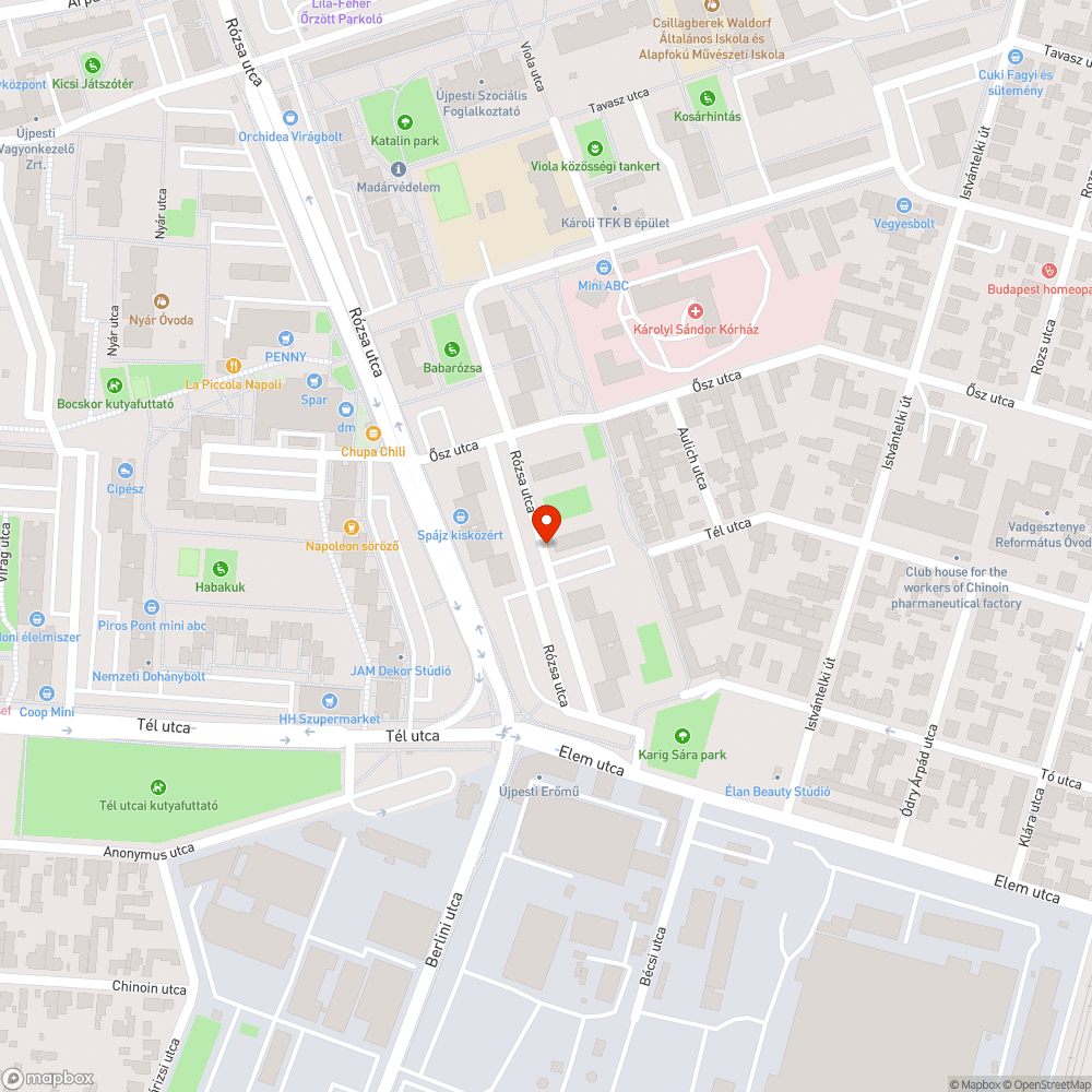 Kukatároló az utcán, ablakok alatt bejelentés helye