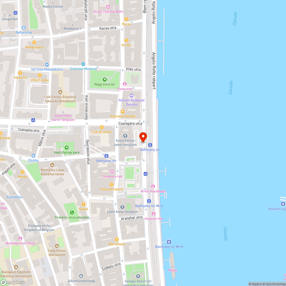 Kiszedett korlátok a villamos mellett bejelentés helye