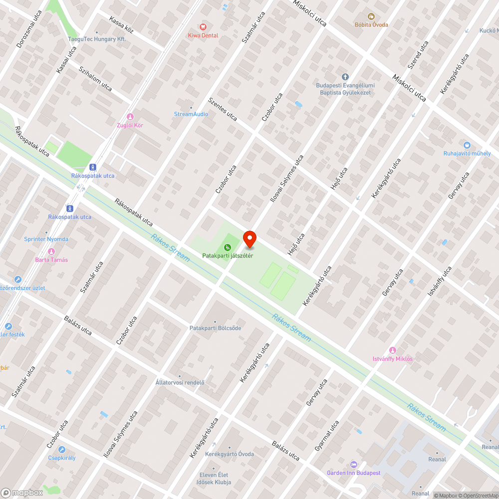 Fa asztal, pad törött, kopott állapotú bejelentés helye