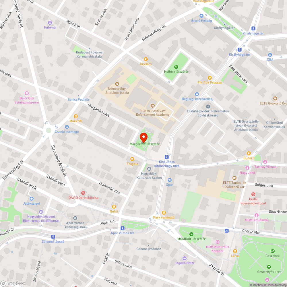 Veszélyes sportpálya, kiszakadt kerítés bejelentés helye