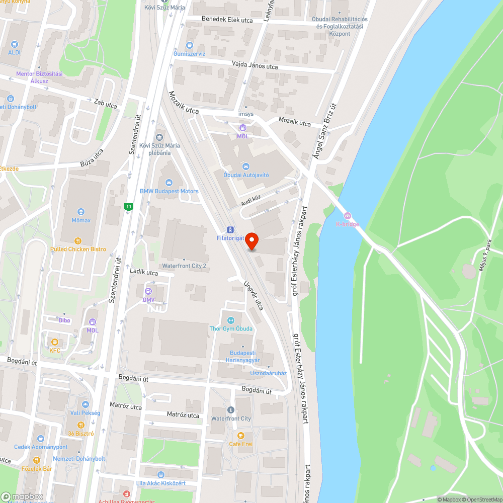 Betontömbök a fűben bejelentés helye