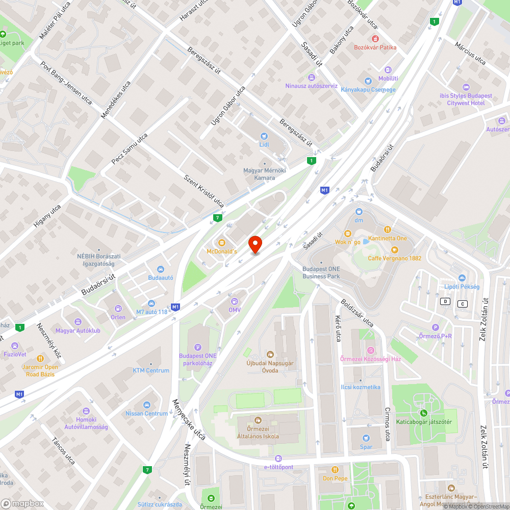 M1/M7 bevezetőn fehér furgon áll bejelentés helye