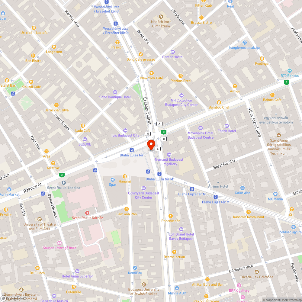 Kilyukadt aszfalt az aknafedél mellett bejelentés helye