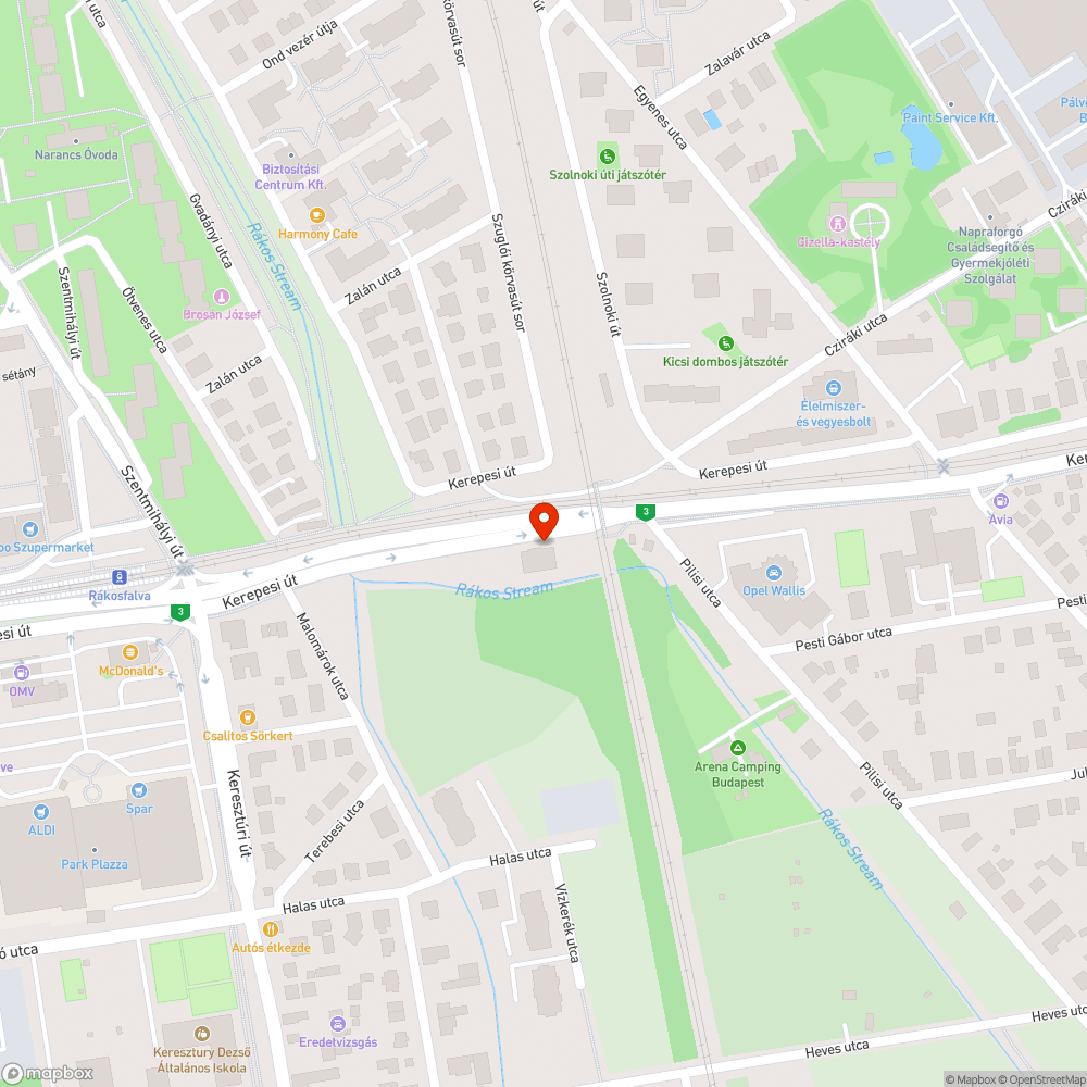 Rozsdás, hófehérre kopott utcanévtábla bejelentés helye