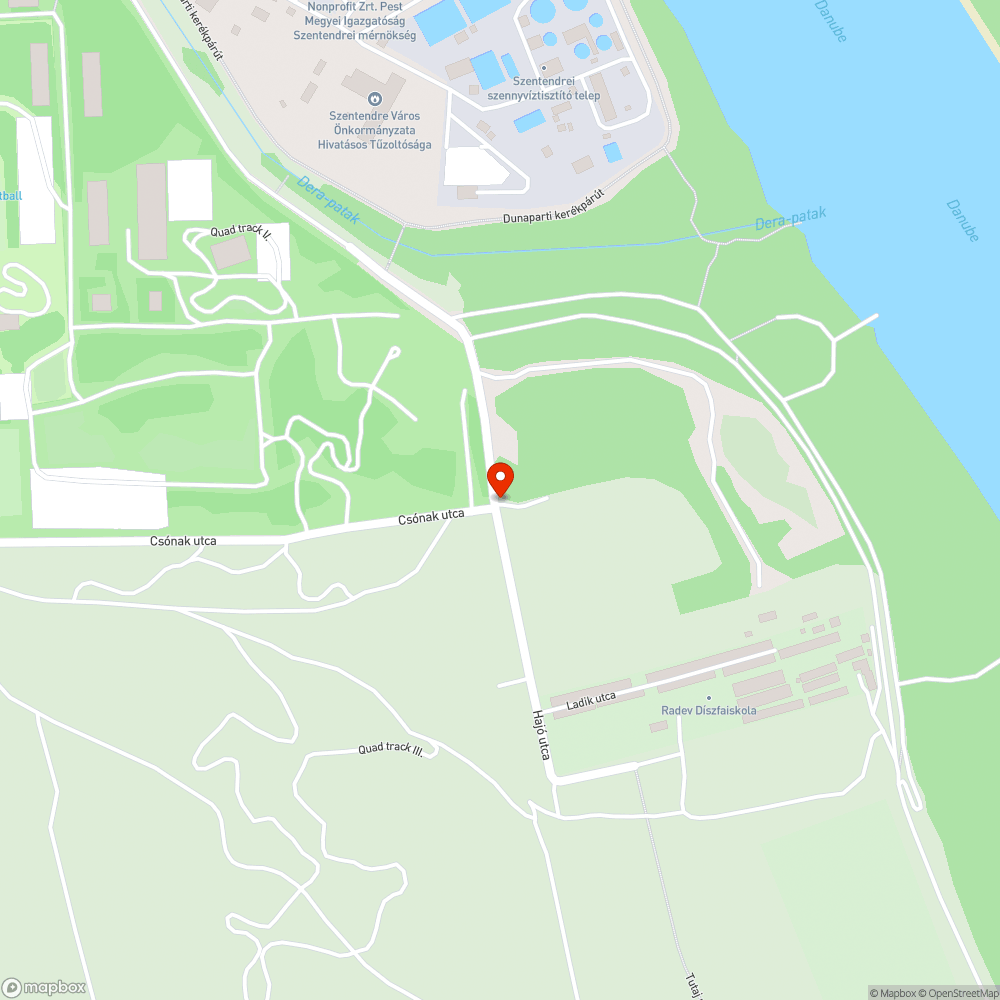 Mezőn heverő KRESZ tábla bejelentés helye