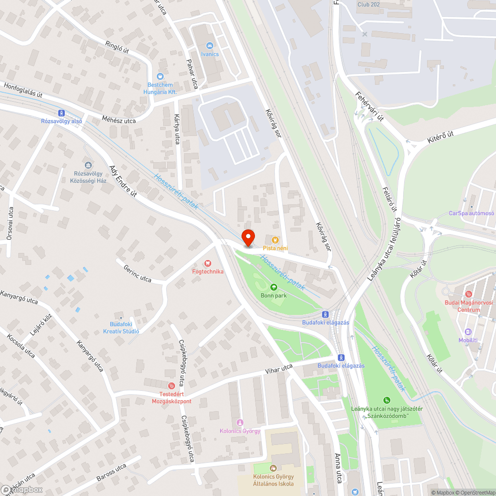 Parkoló helyett az úton bejelentés helye