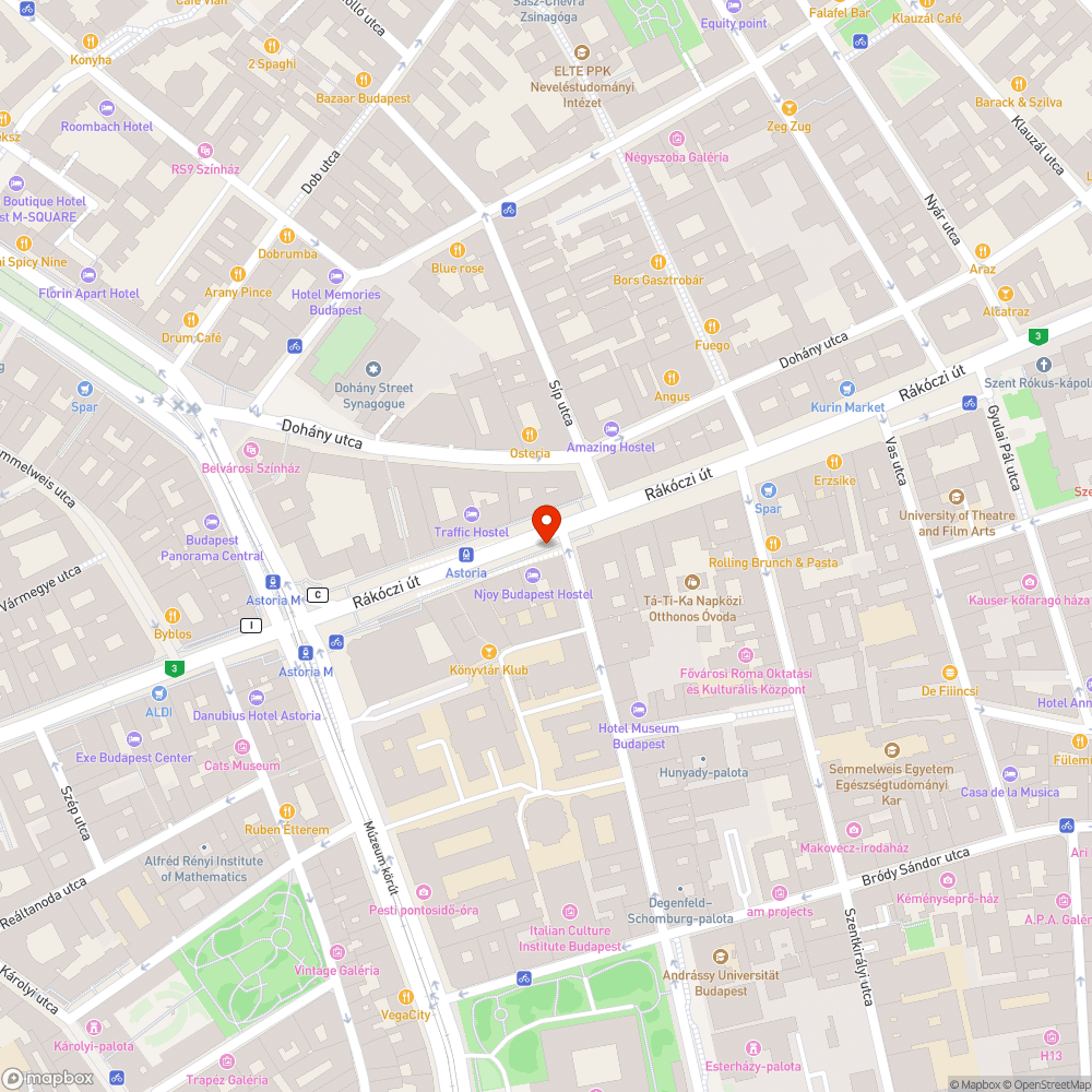 Lezárt járda a Rákóczi úton bejelentés helye