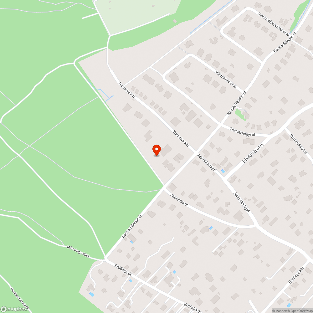 Hulladék az erdőben, parkolóban bejelentés helye