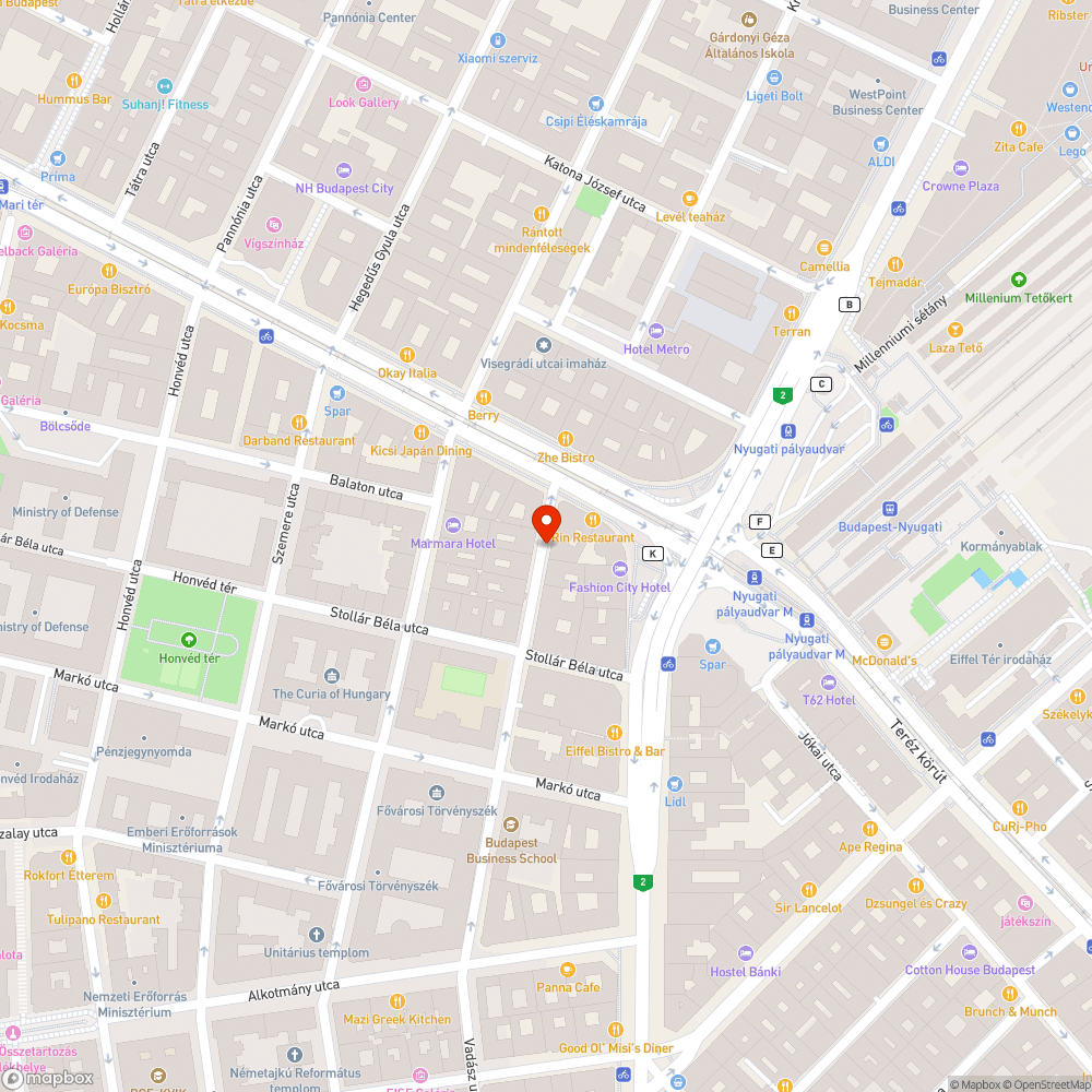 Szabálytalanul járdára rakott terasz bejelentés helye