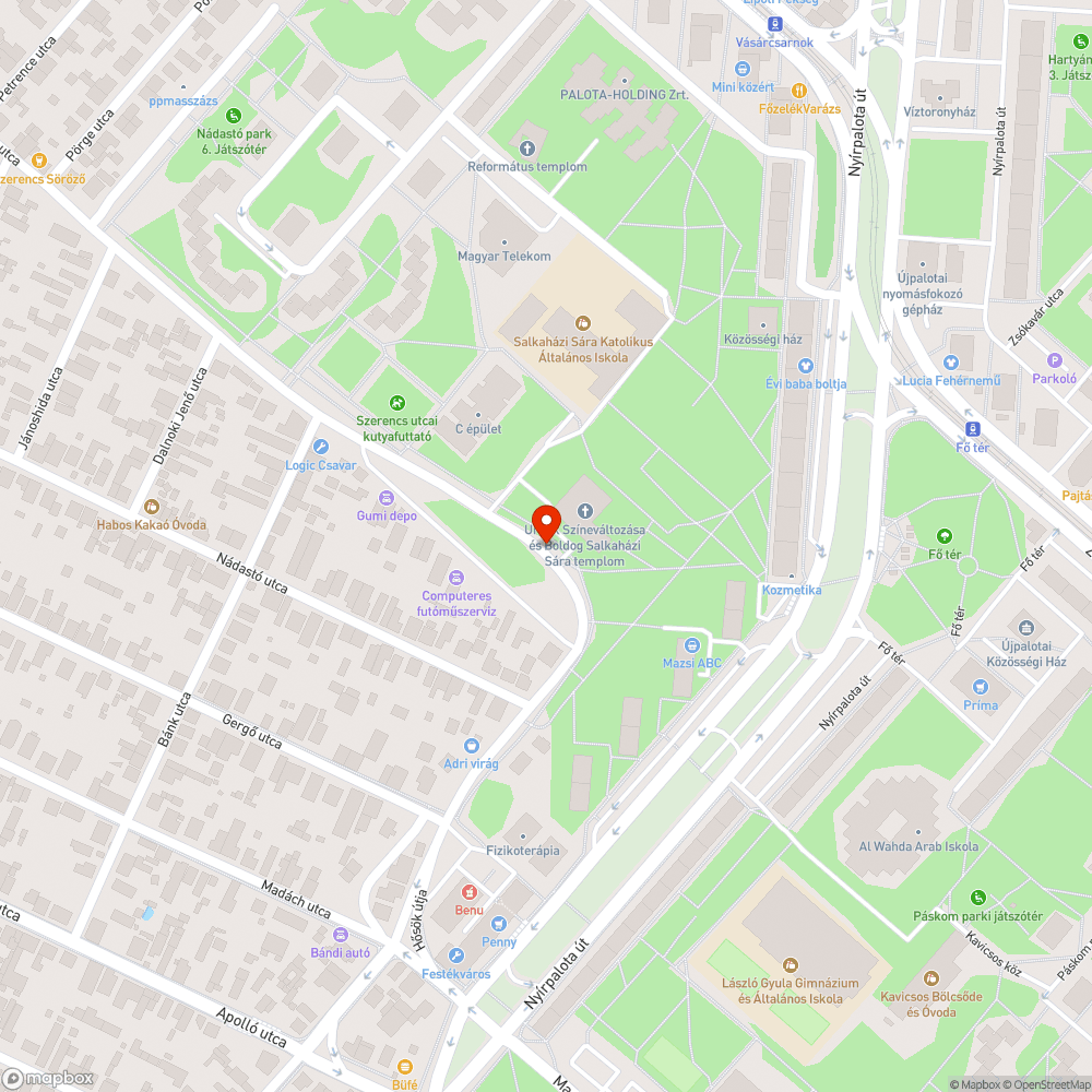 Elhagyott régi kocsi a templom előtt bejelentés helye