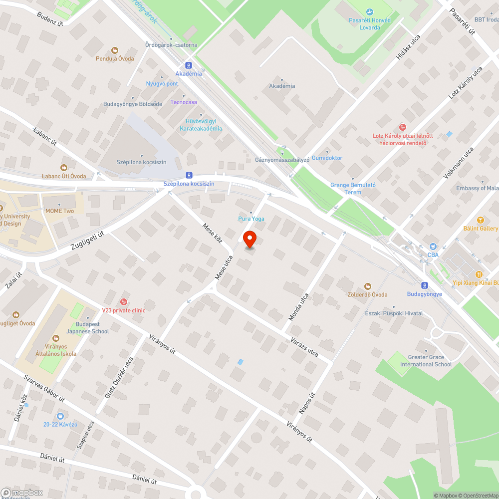 Több liter festék a járdára folyatva és széthordva bejelentés helye