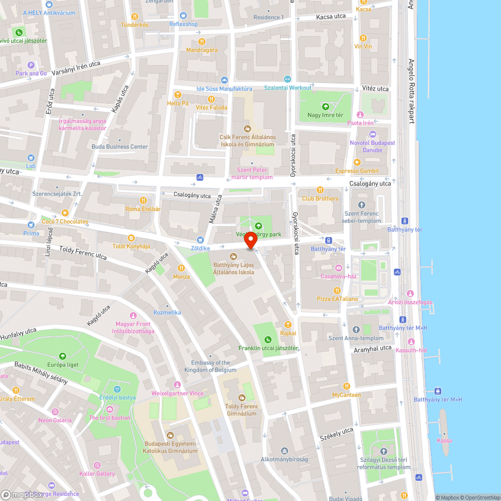 Fába szögelt jelölő - Iskola u. bejelentés helye