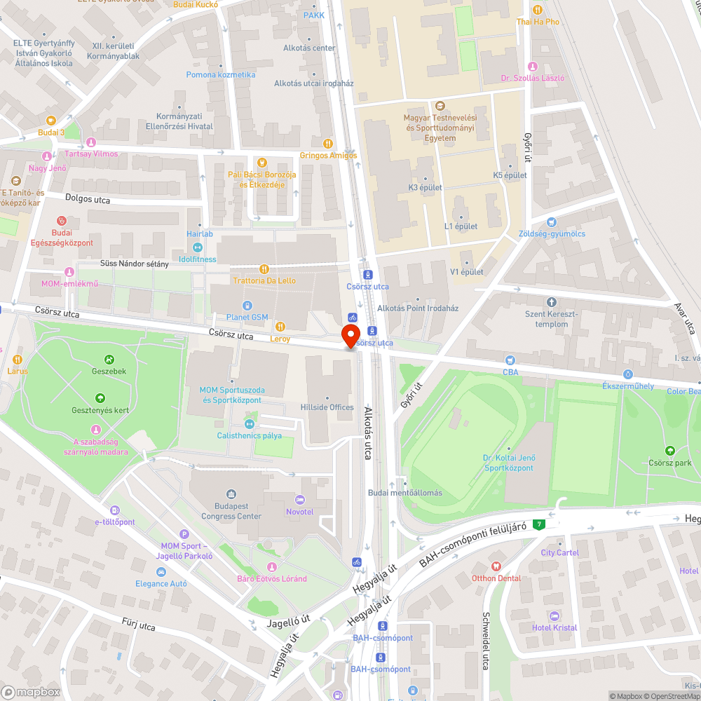 Járda melletti padka fedlapjának leválása; Csörsz utca MOM Park 212-es busz megállóban bejelentés helye