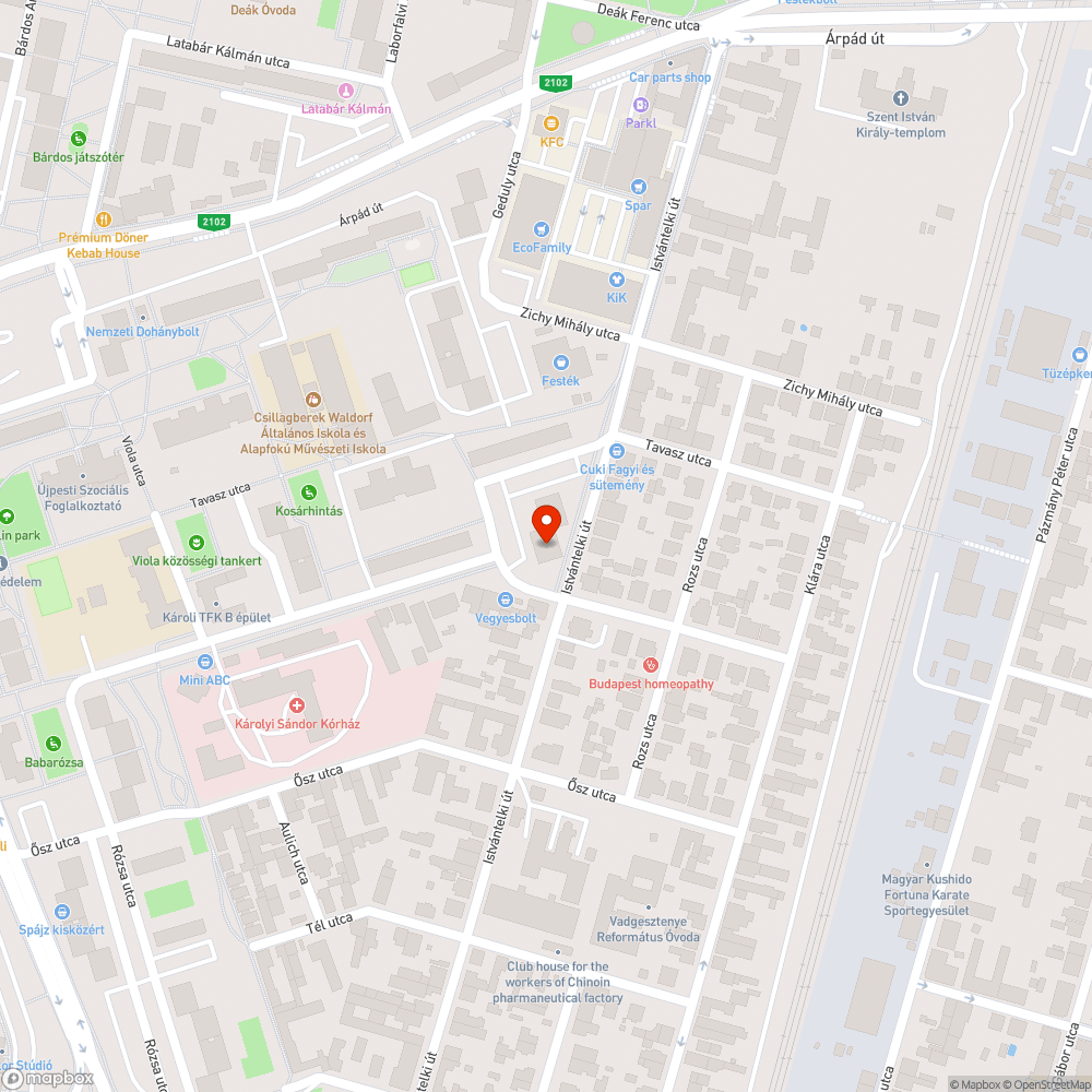 Három elhagyott, üzemképtelen autó a parkolóban bejelentés helye