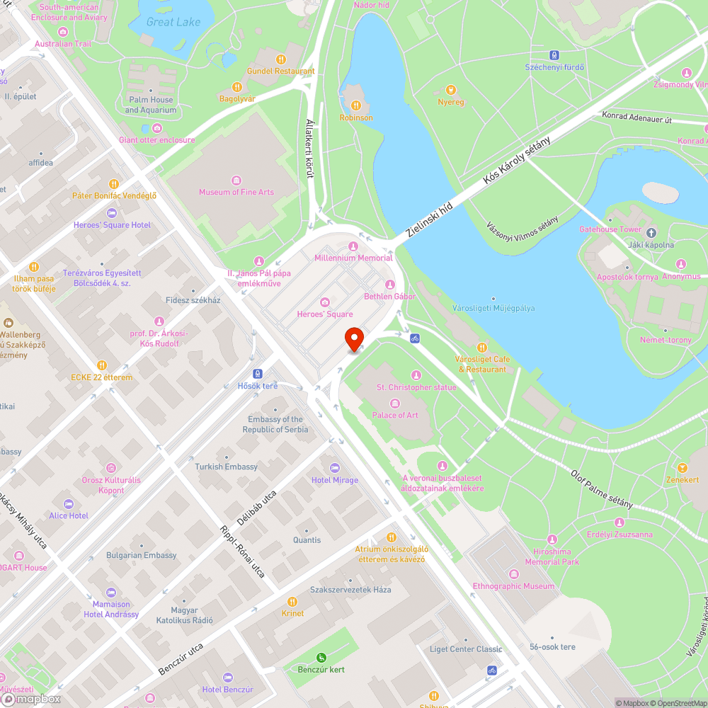 Leesett / levált kőborítás a Hősök terén... bejelentés helye