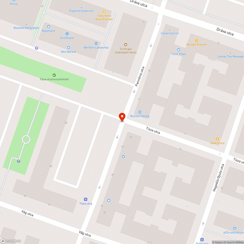 Kocsitörő kátyú a Tisza utca térkövezésén bejelentés helye