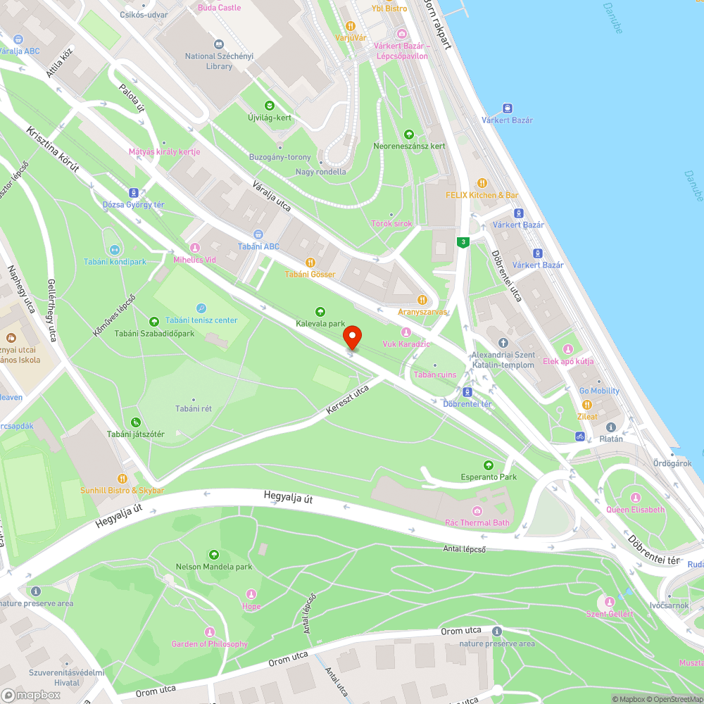 Buszok foglalják el a kanyarodó sávot. bejelentés helye