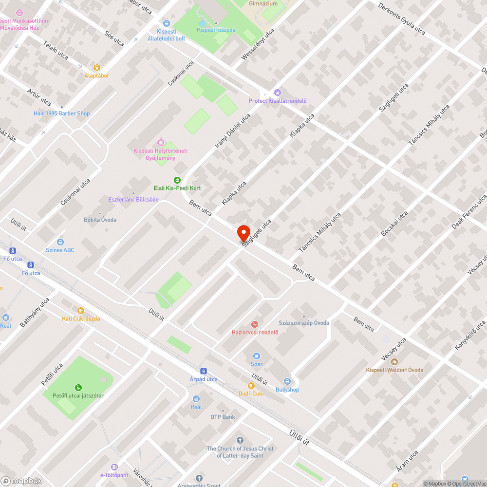 Éles aknafedél sarok  mellett kátyú bejelentés helye