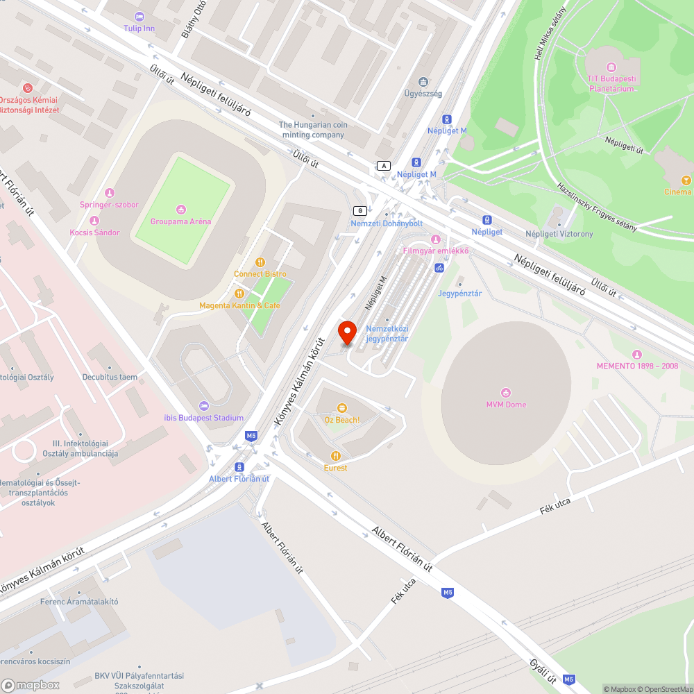 Elromlott kijelző az autóbusz-állomás várótermében bejelentés helye