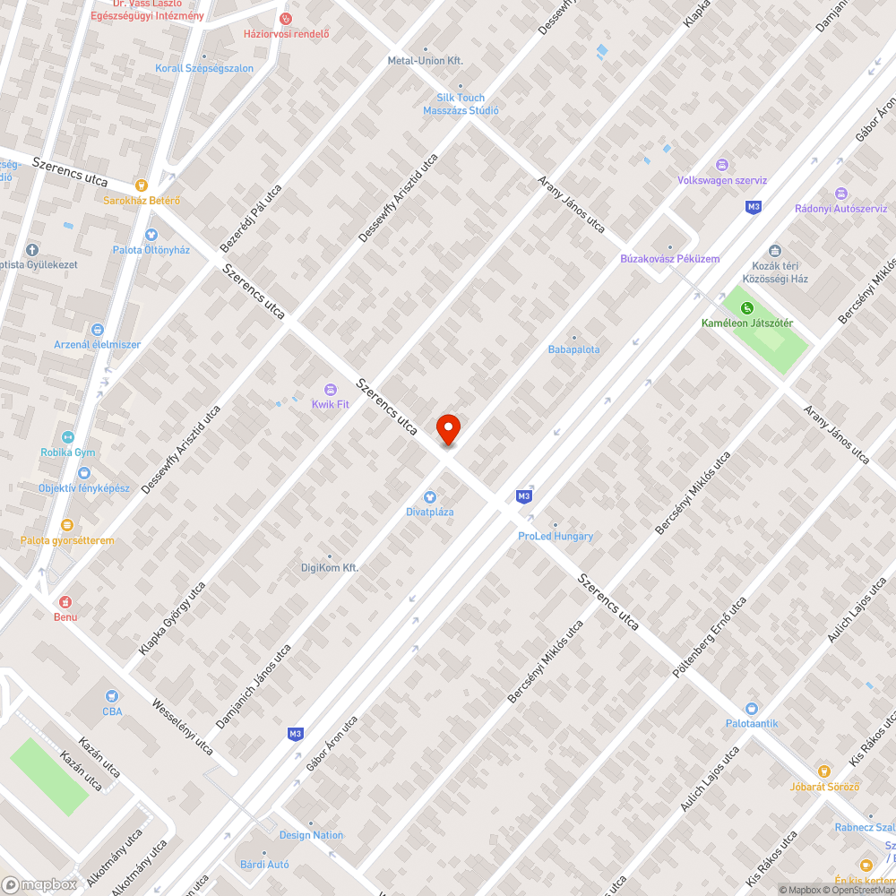 Roncs autó a kereszteződés mellett bejelentés helye