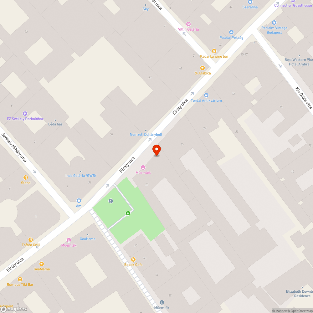 Térkő hiánya miatt botlásveszélyes a járda bejelentés helye