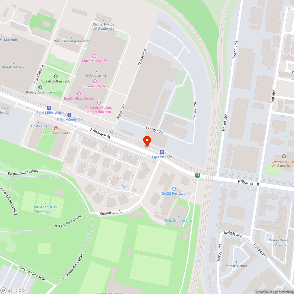 Szintén egy nagyon megkopott pad a buszmegállóban bejelentés helye