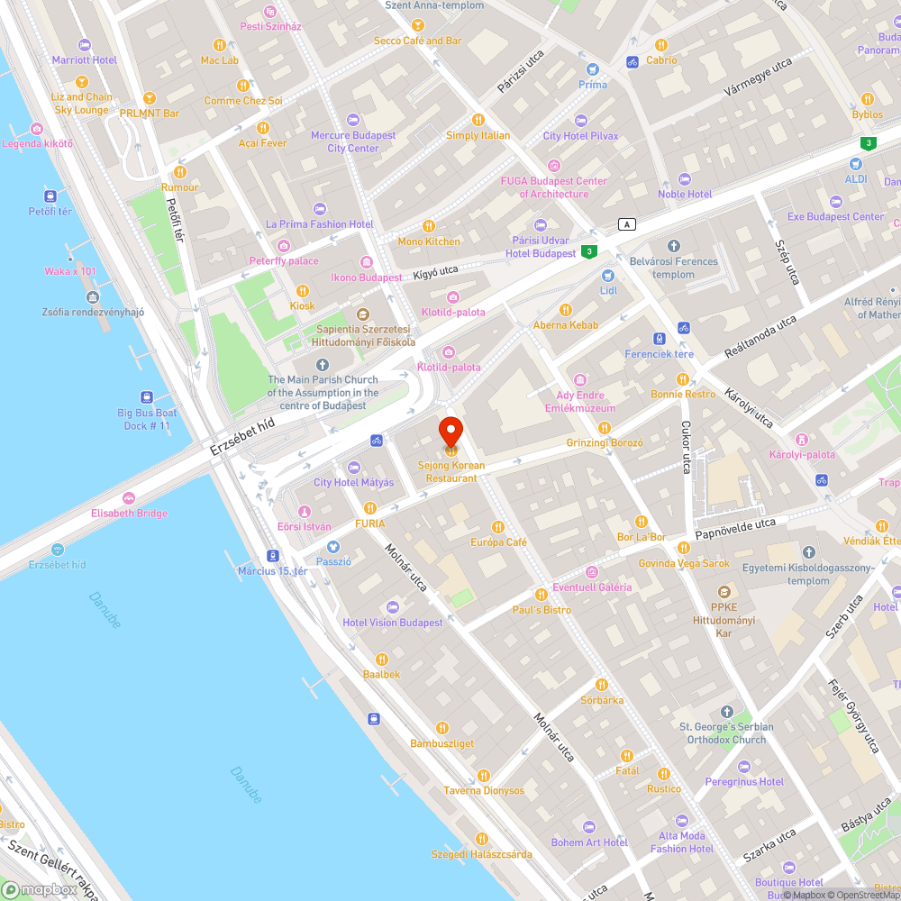 Megrongált telefonfülke, üzemképtelen világítással bejelentés helye