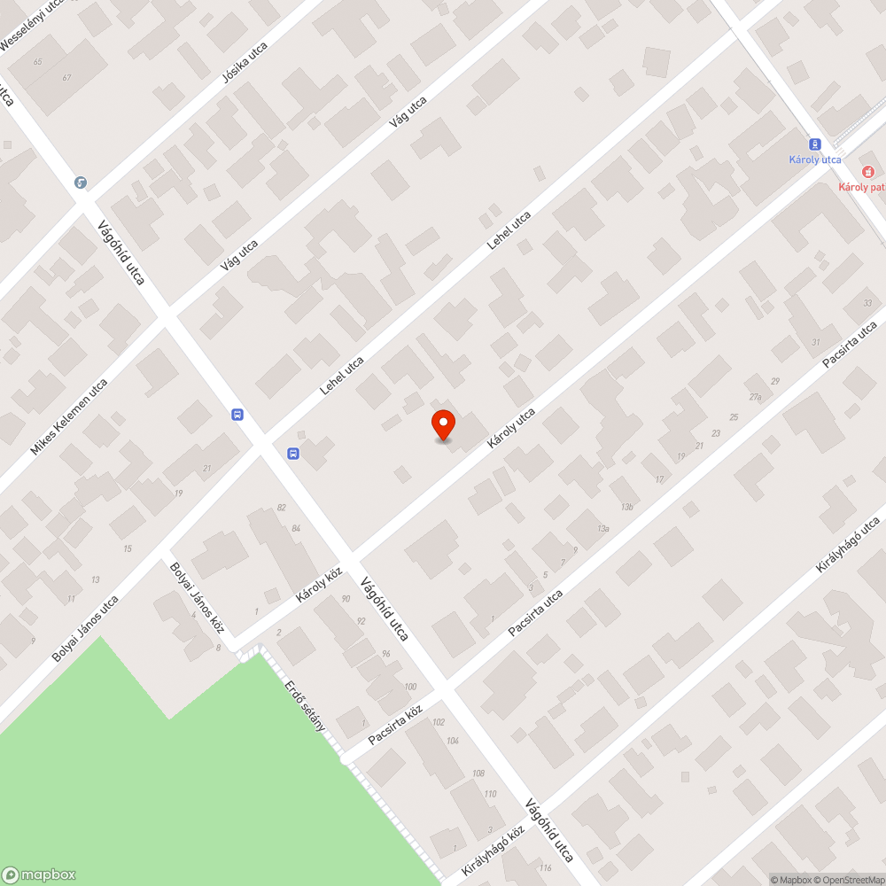 Felgyürt és szét töredezett járda. bejelentés helye