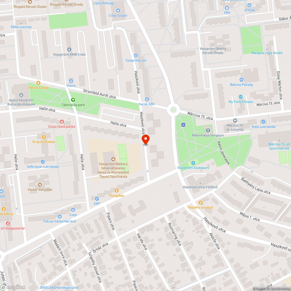 Elhagyott jármű foglalja a parkolóhelyet bejelentés helye