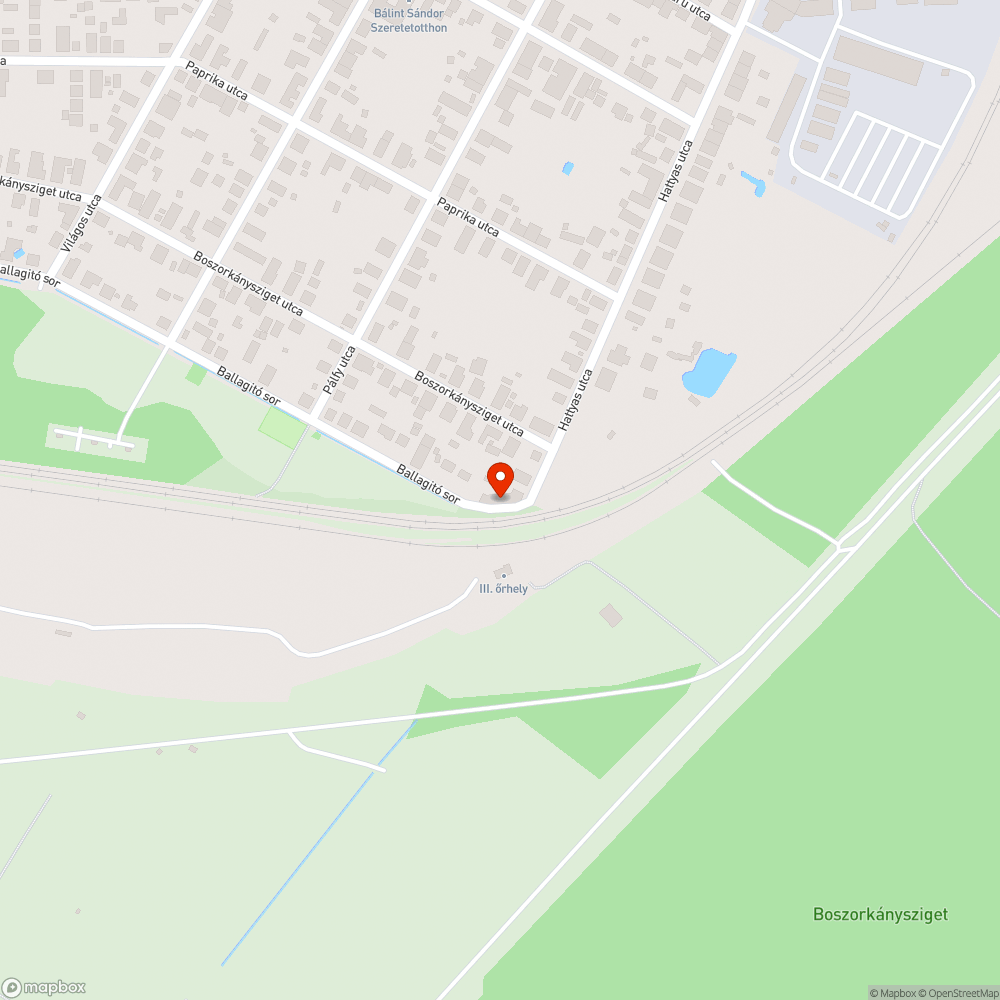 Évek óta használhatatlan padok bejelentés helye