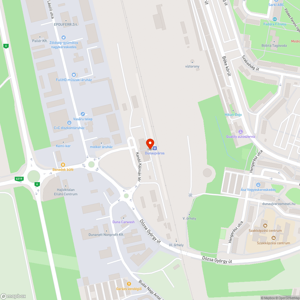 Hatalmas kátyú a vasútállomás előtt bejelentés helye