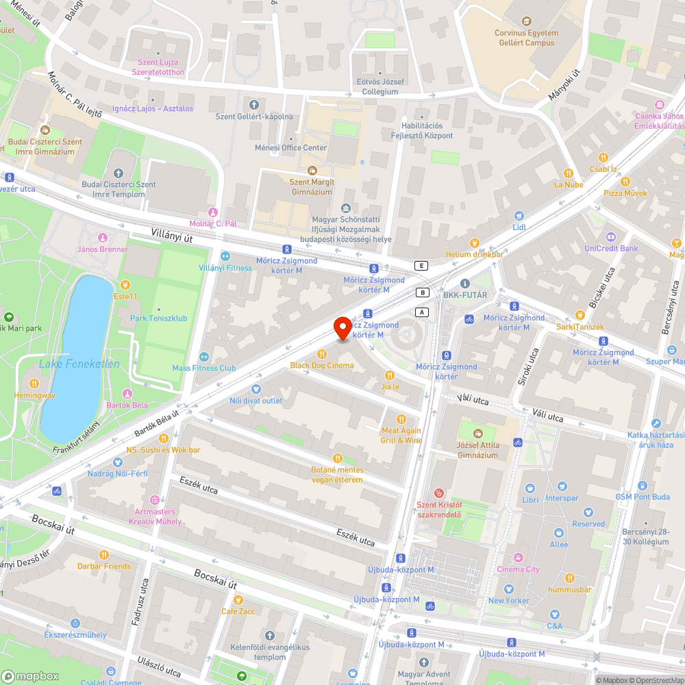 Graffitis a telefonfülke hirdetéspanelje bejelentés helye