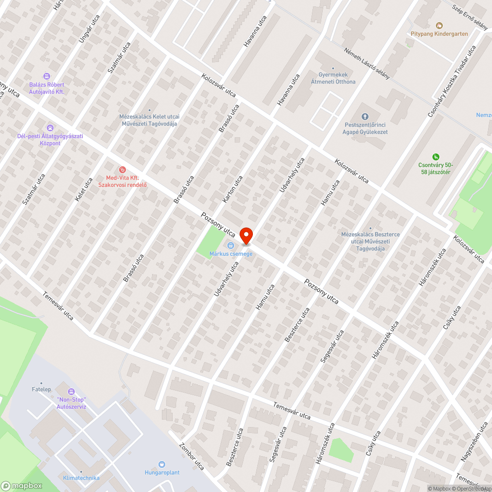 Két nagy kátyú a fekvőrendőr két oldalán bejelentés helye