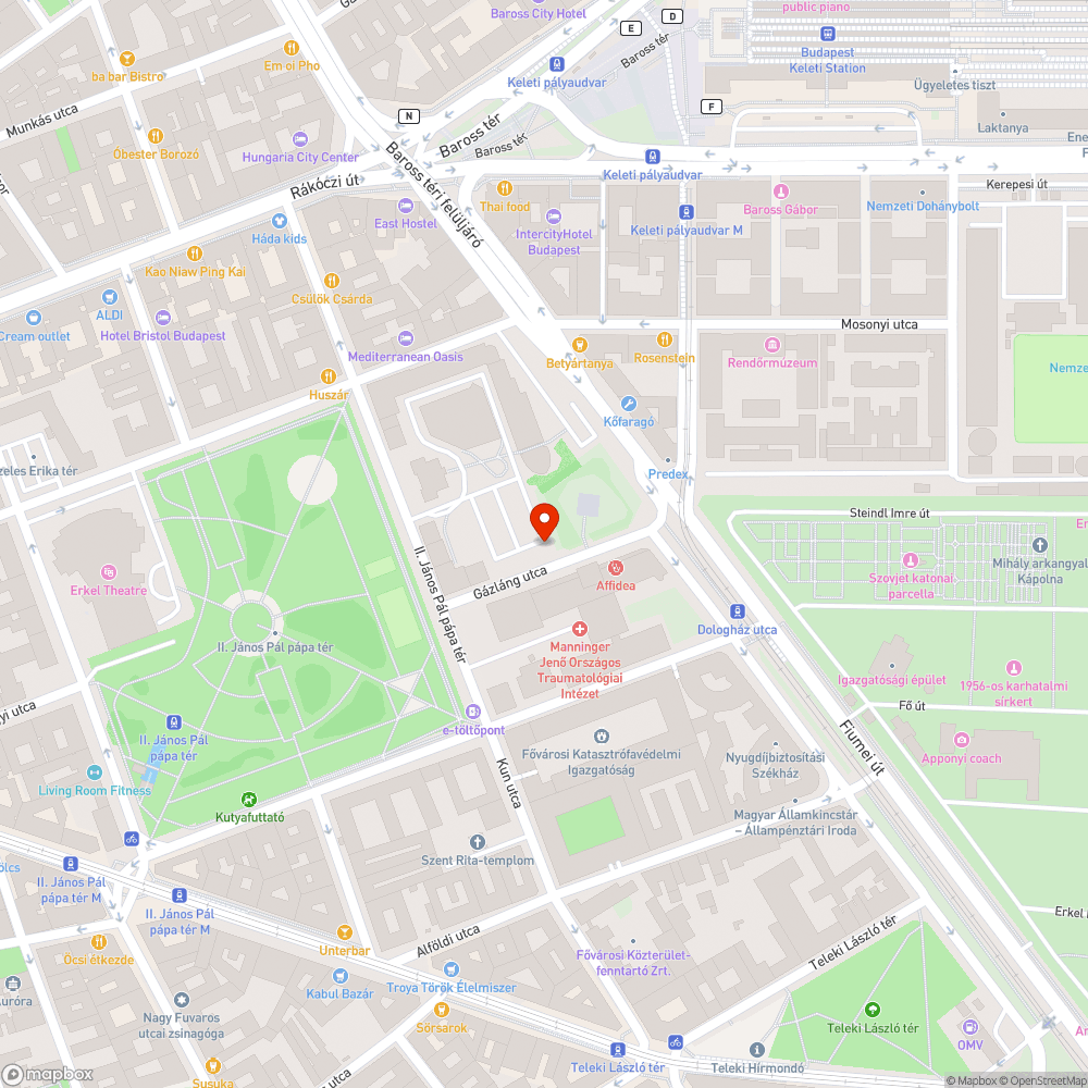 Elvékonyodott , kilyukadt fedlapok a parkolóban bejelentés helye