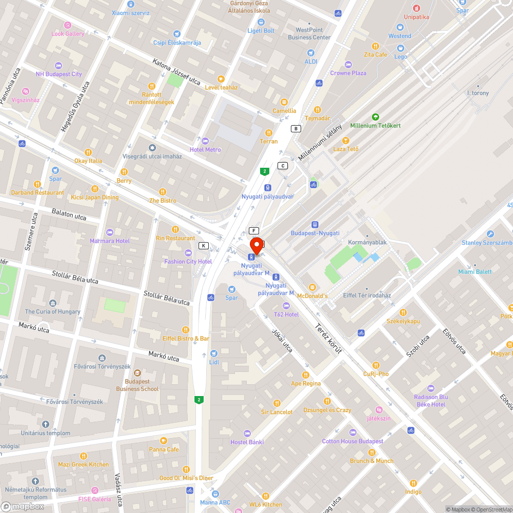 Két nagyon megkopott pad és egy támasz bejelentés helye