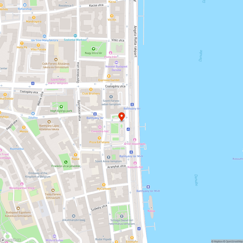 Firkált üvegű az aluljáró lépcsője melletti korlát bejelentés helye