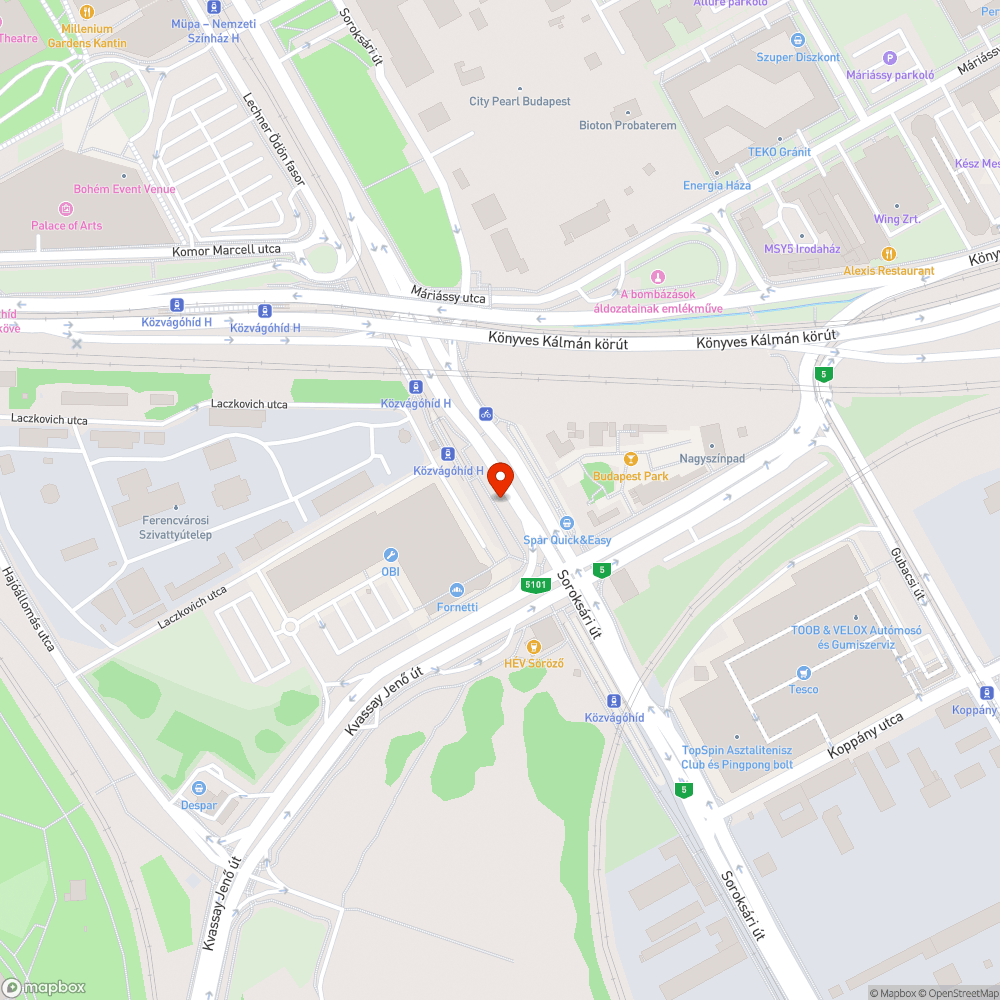 Közműszekrény ablaka betört, belseje szemetes bejelentés helye