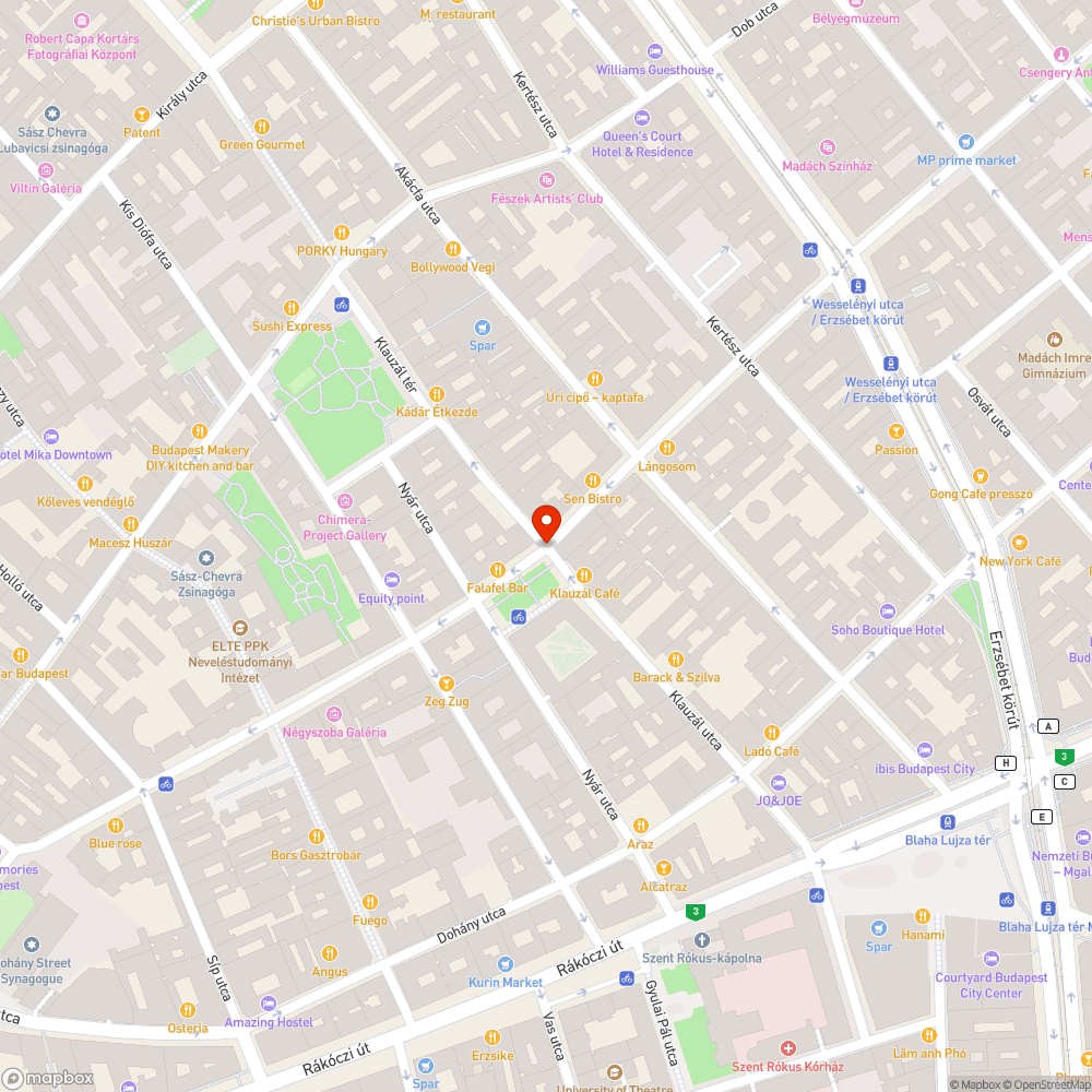 Összematricázott, csálé tábla bejelentés helye