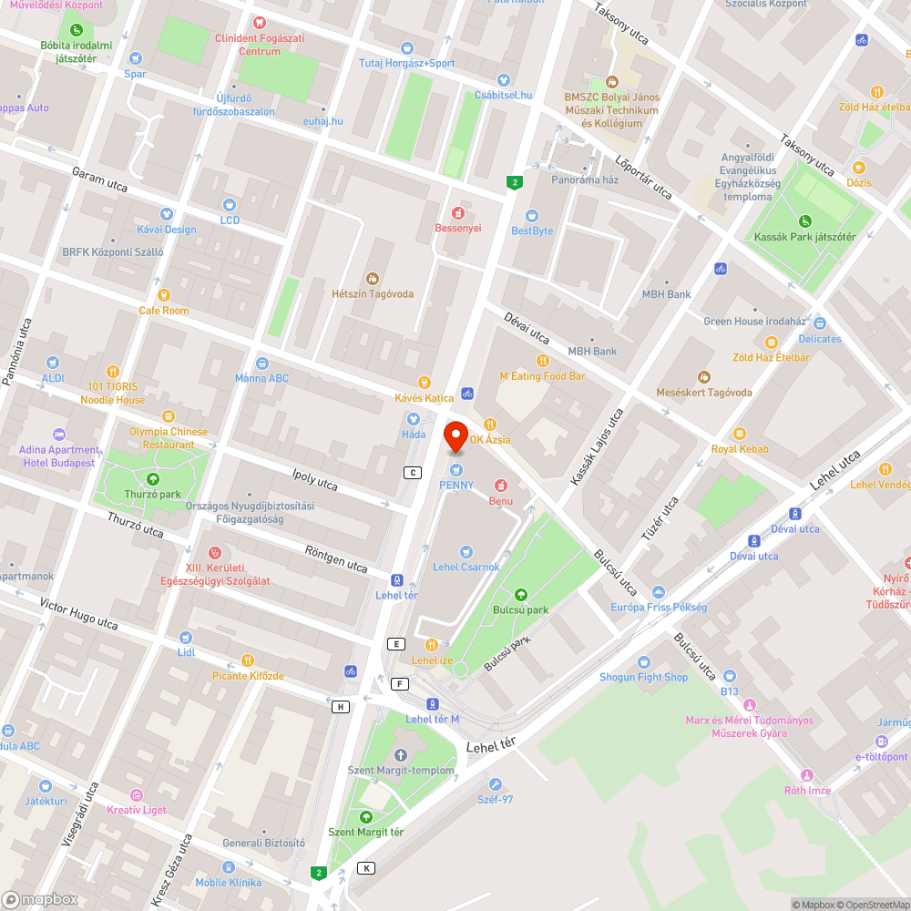 Graffiti az aluljáró falán, információs táblán, málló vakolat, sérült burkolat bejelentés helye