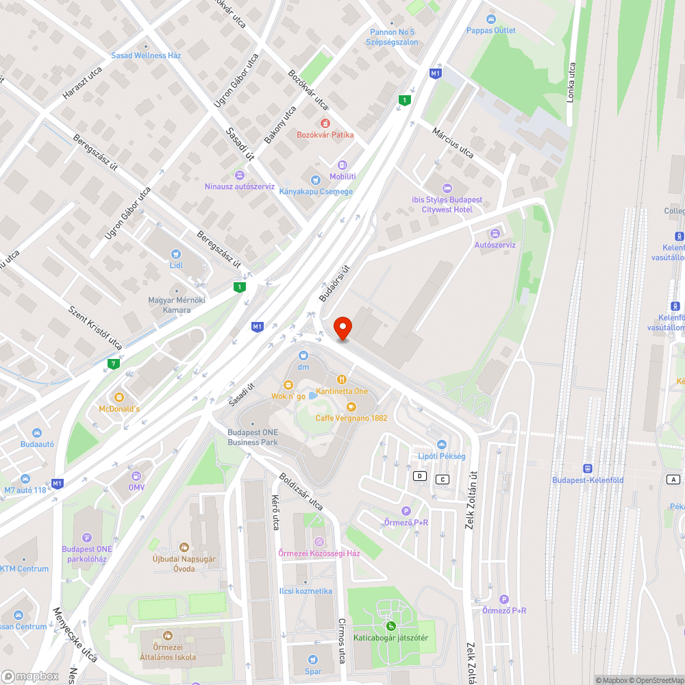 Széthagyott rollerek a kijelölt lerakóhely közelében. bejelentés helye