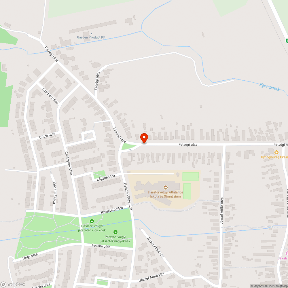 Az egri Pásztorvölgyi Iskolánál a buszmegállókból való átkelés bejelentés helye