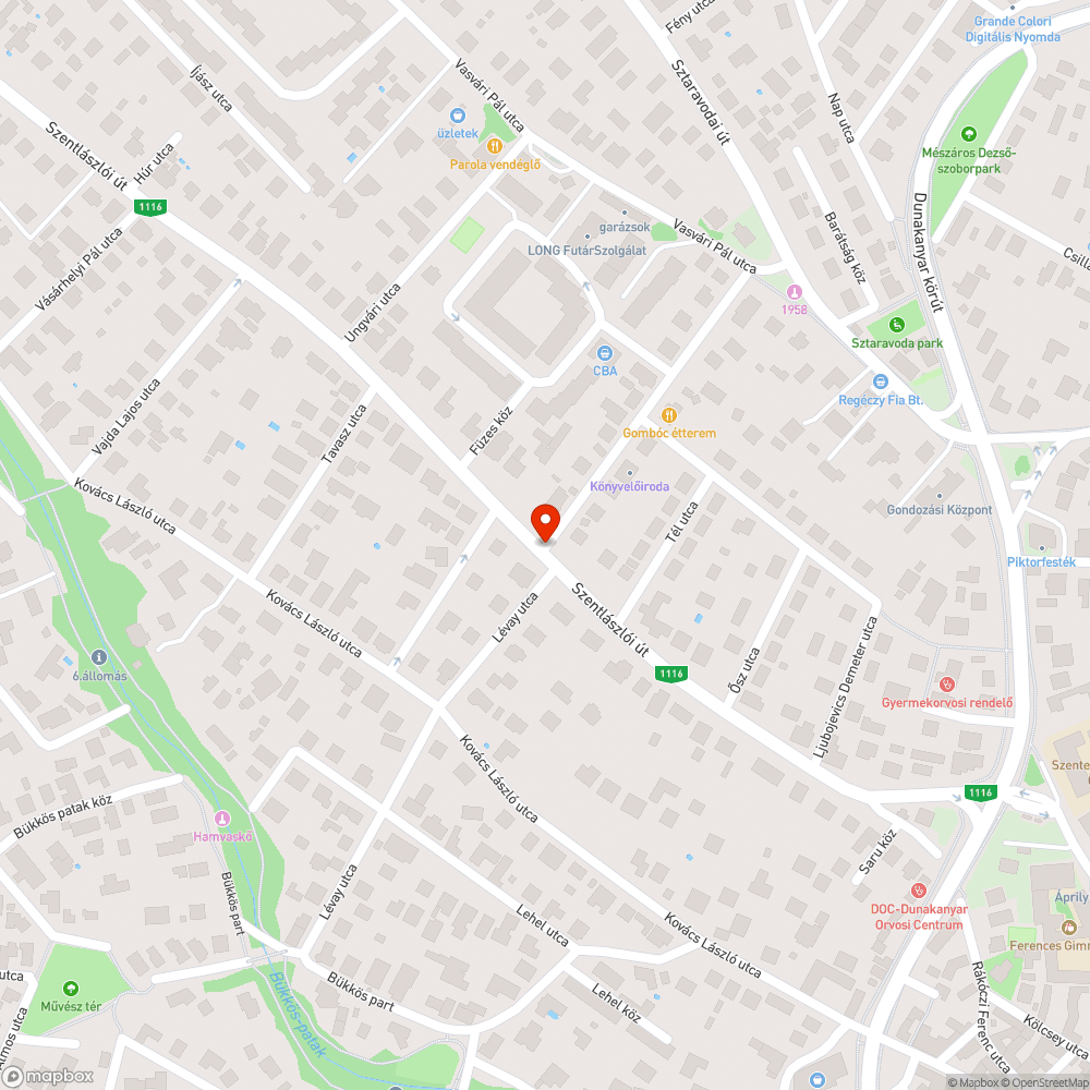 Letört 'Pap-rét' tábla a Sas utca elején bejelentés helye