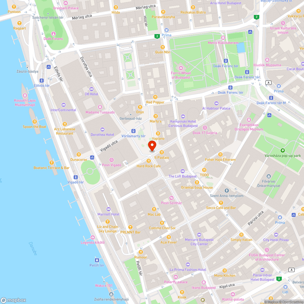 Hiányos, megrongálódott díszkerítés a Vörösmarty téren. bejelentés helye